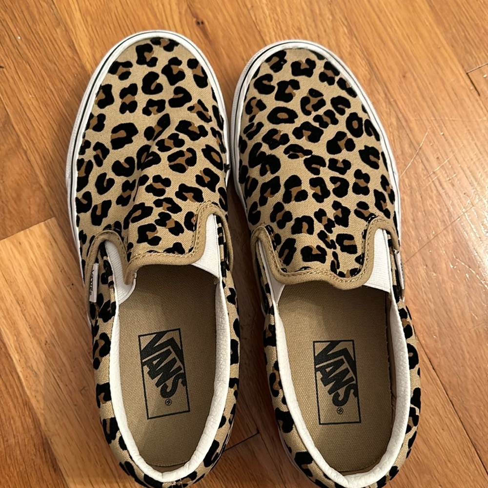 Ladies Vans size 8.5 slip on sneakers leopard print